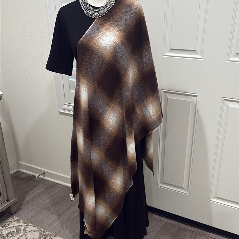 Banana Republic oversized frayed Brown Plaid Scarf/Wrap 76”X50”